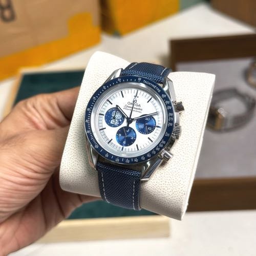 OMEGA SPEEDMASTER SNOOPY 2025 - Image 2