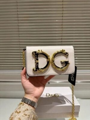 Dolce & Gabbana D&G Nappa Leather Shoulder Bag WIth OG Box &
Dust Bag (White-989)(BSB)