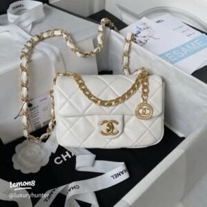 Chanel Pre owned Boy Bag Medium Chevron Caviar Leather with box 1891