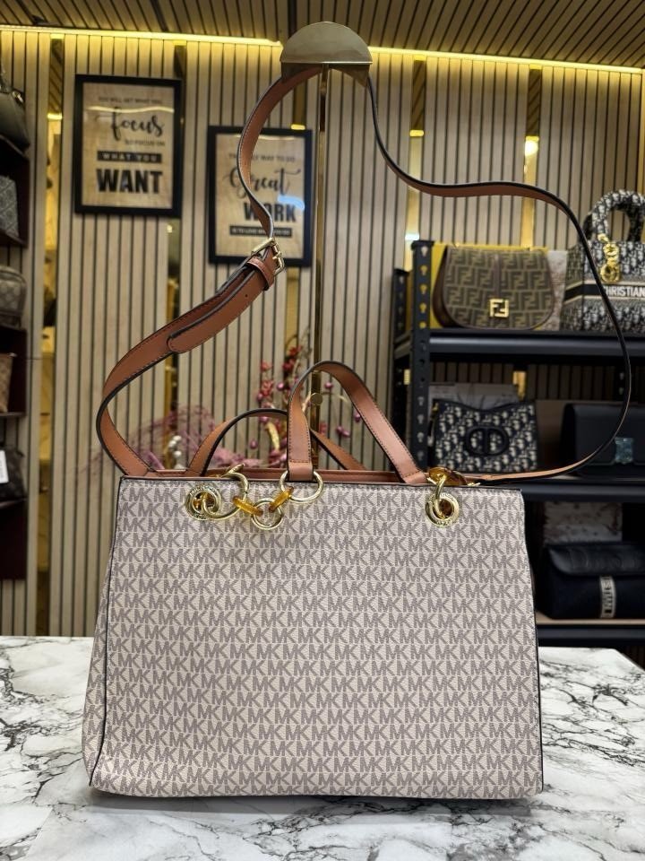 MICHAE L KORS CYNTHIA HANDBAG WITH OG DUST BAG PREMIUM QUALITY (BIEGEBROWN)(MT) - Image 8
