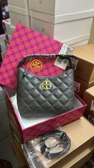 TORY BURCH MAXI HOBO WITH-OG BOX AND DUST BAG 706(PH)