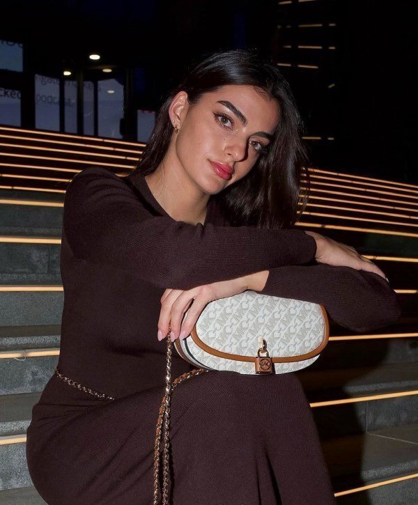 Michael kors mila shoulder bag with og box(20236-biege-brown) - Image 5
