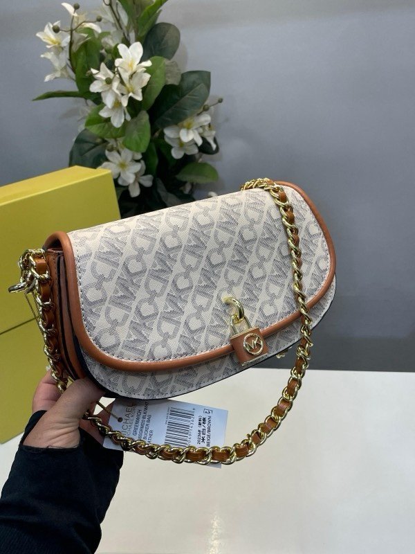 Michael kors mila shoulder bag with og box(20236-biege-brown) - Image 7